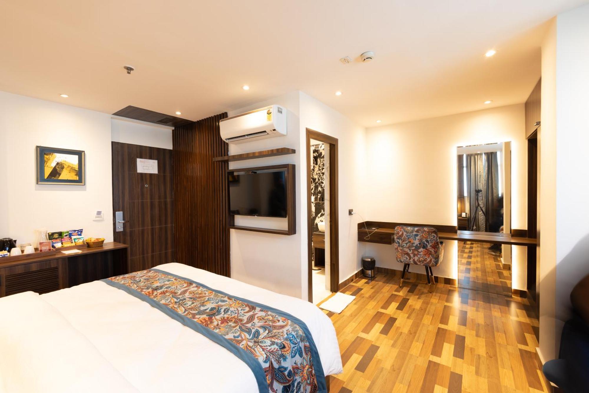 Hyphen Business Hotel Noida Extérieur photo