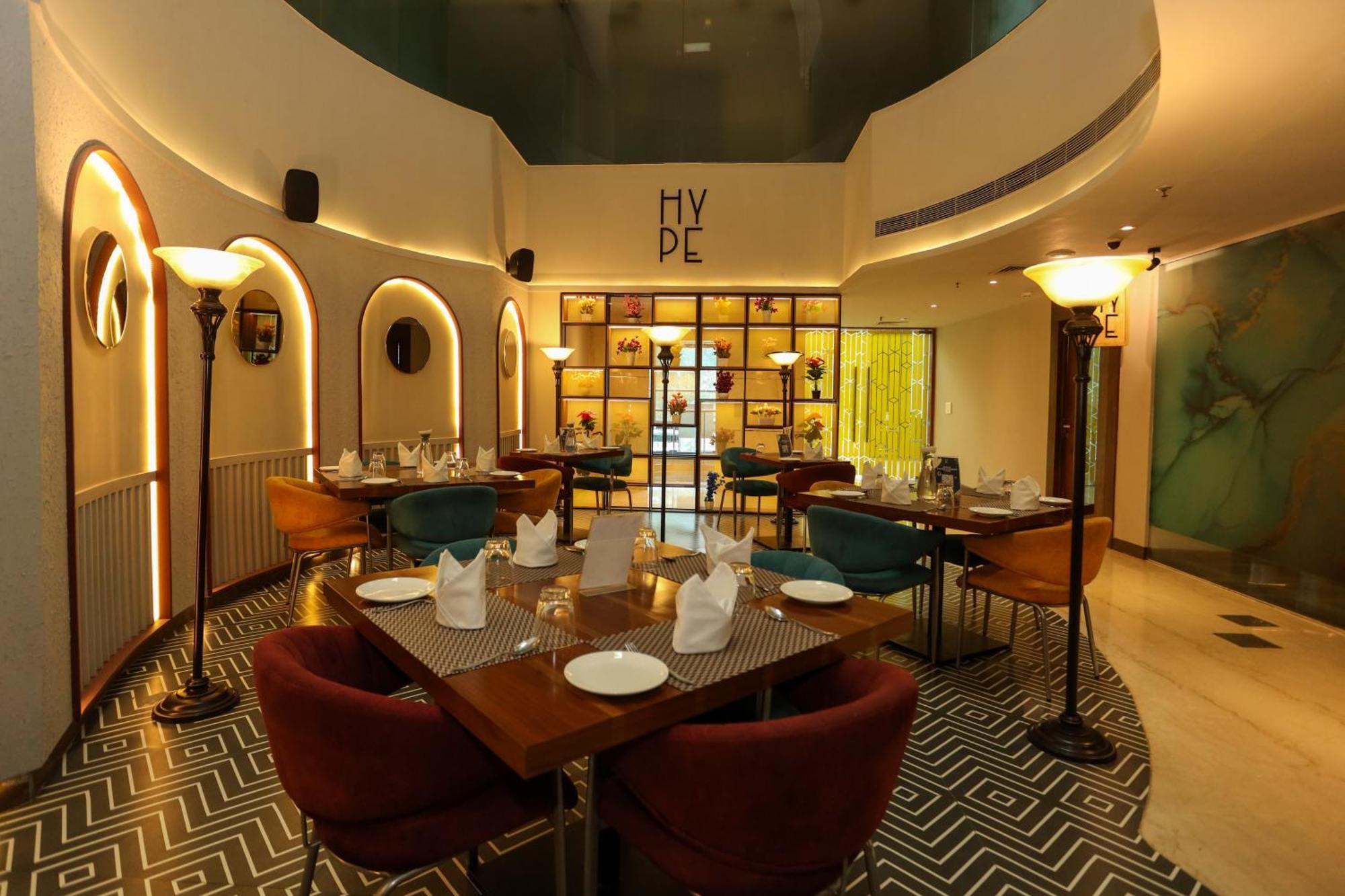 Hyphen Business Hotel Noida Extérieur photo