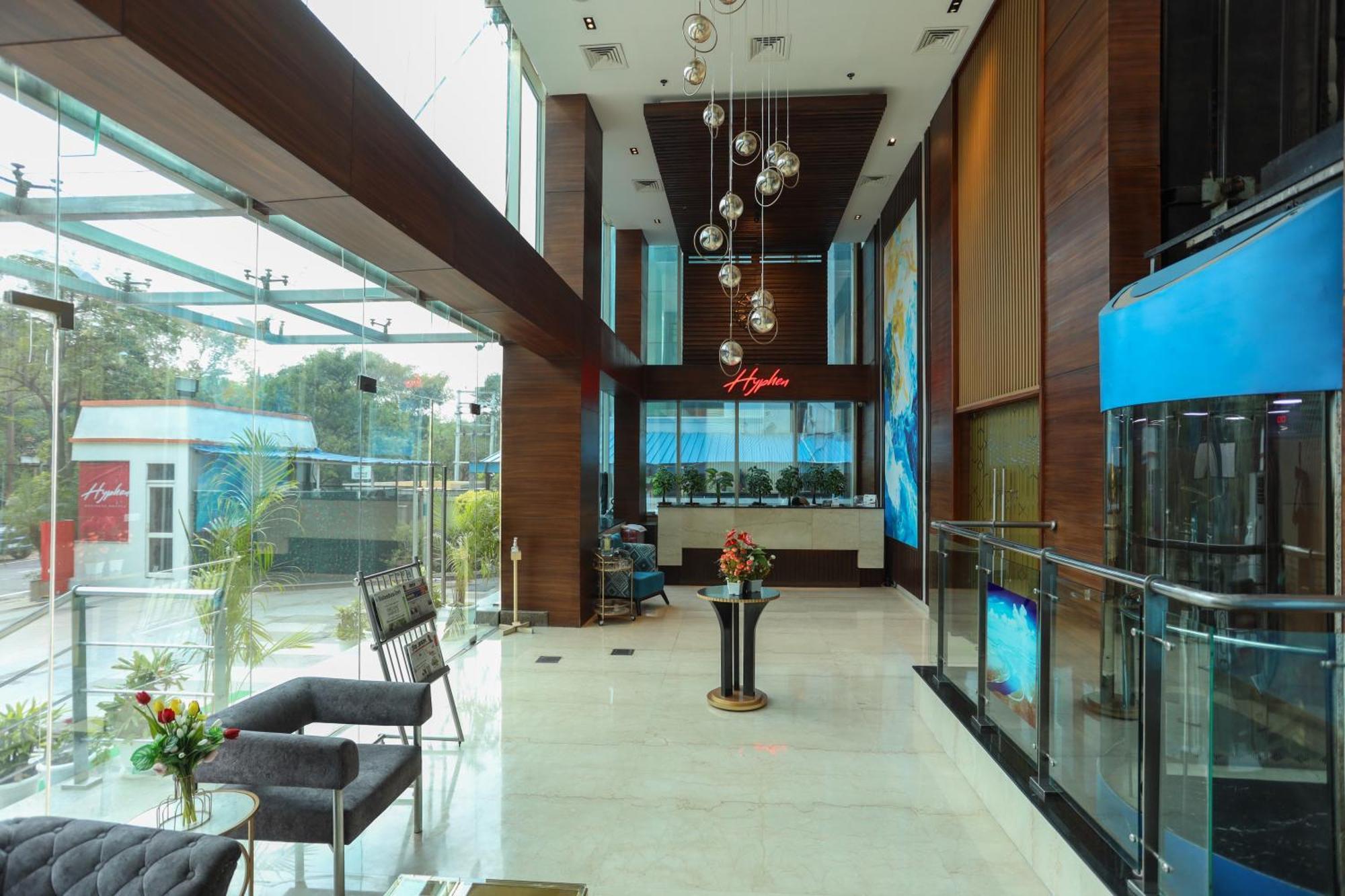 Hyphen Business Hotel Noida Extérieur photo