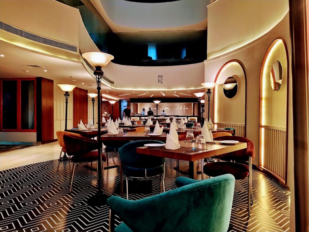 Hyphen Business Hotel Noida Extérieur photo