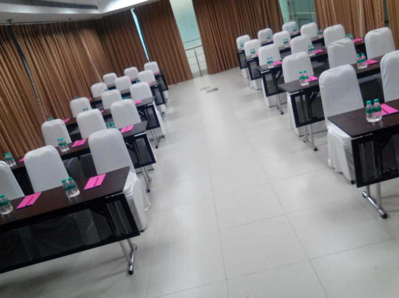 Hyphen Business Hotel Noida Extérieur photo