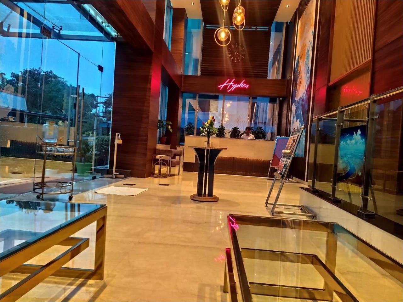 Hyphen Business Hotel Noida Extérieur photo