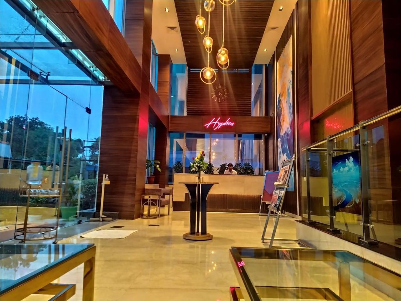Hyphen Business Hotel Noida Extérieur photo