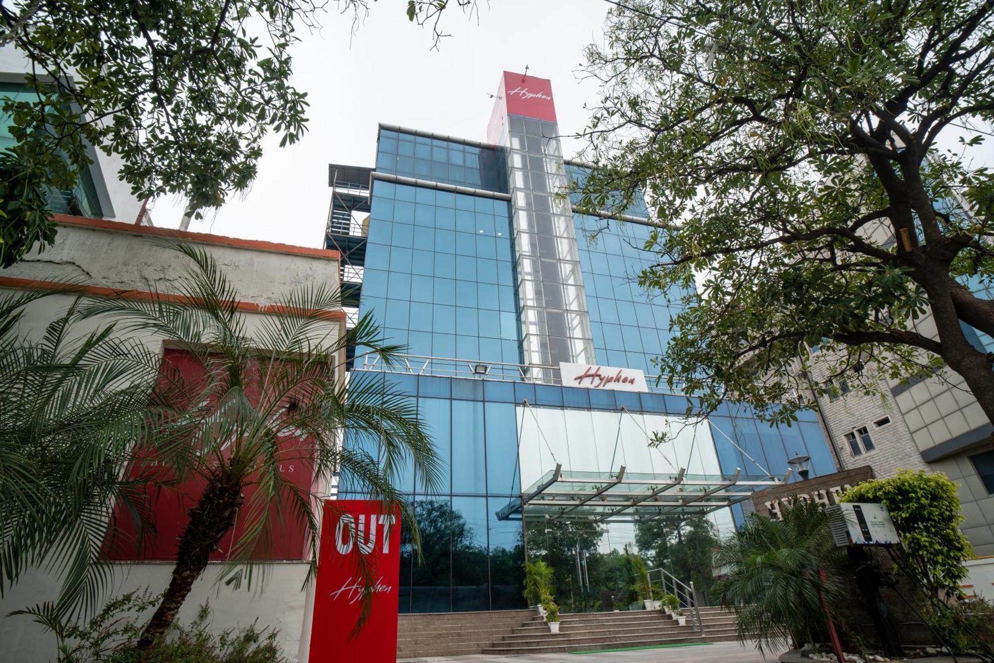 Hyphen Business Hotel Noida Extérieur photo