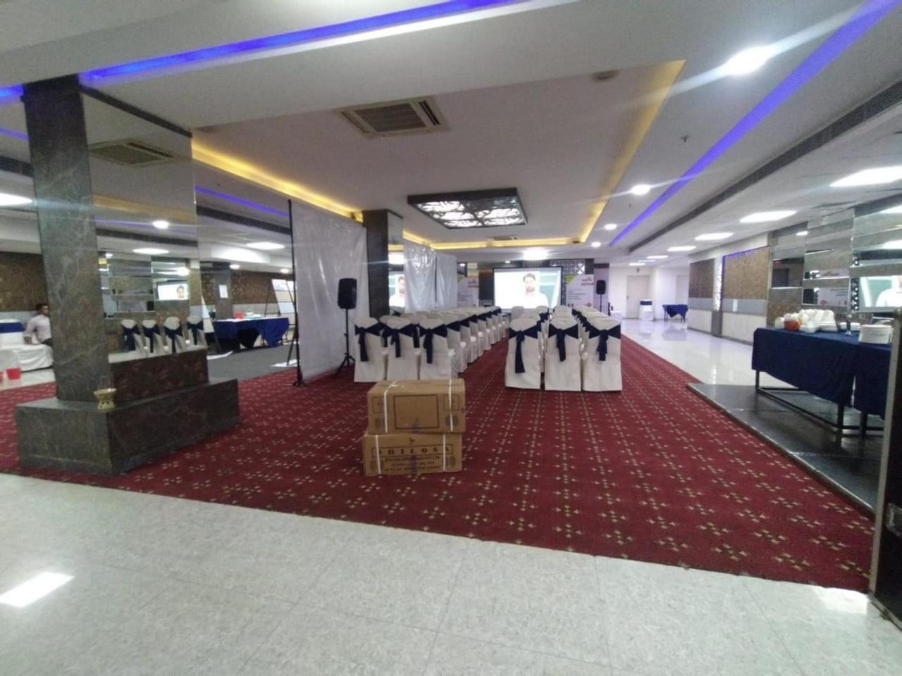 Hyphen Business Hotel Noida Extérieur photo