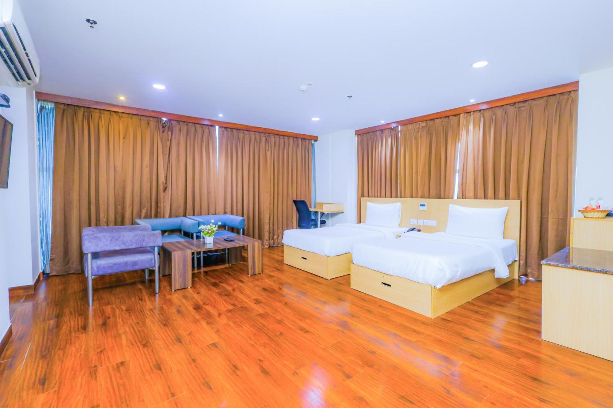 Hyphen Business Hotel Noida Extérieur photo