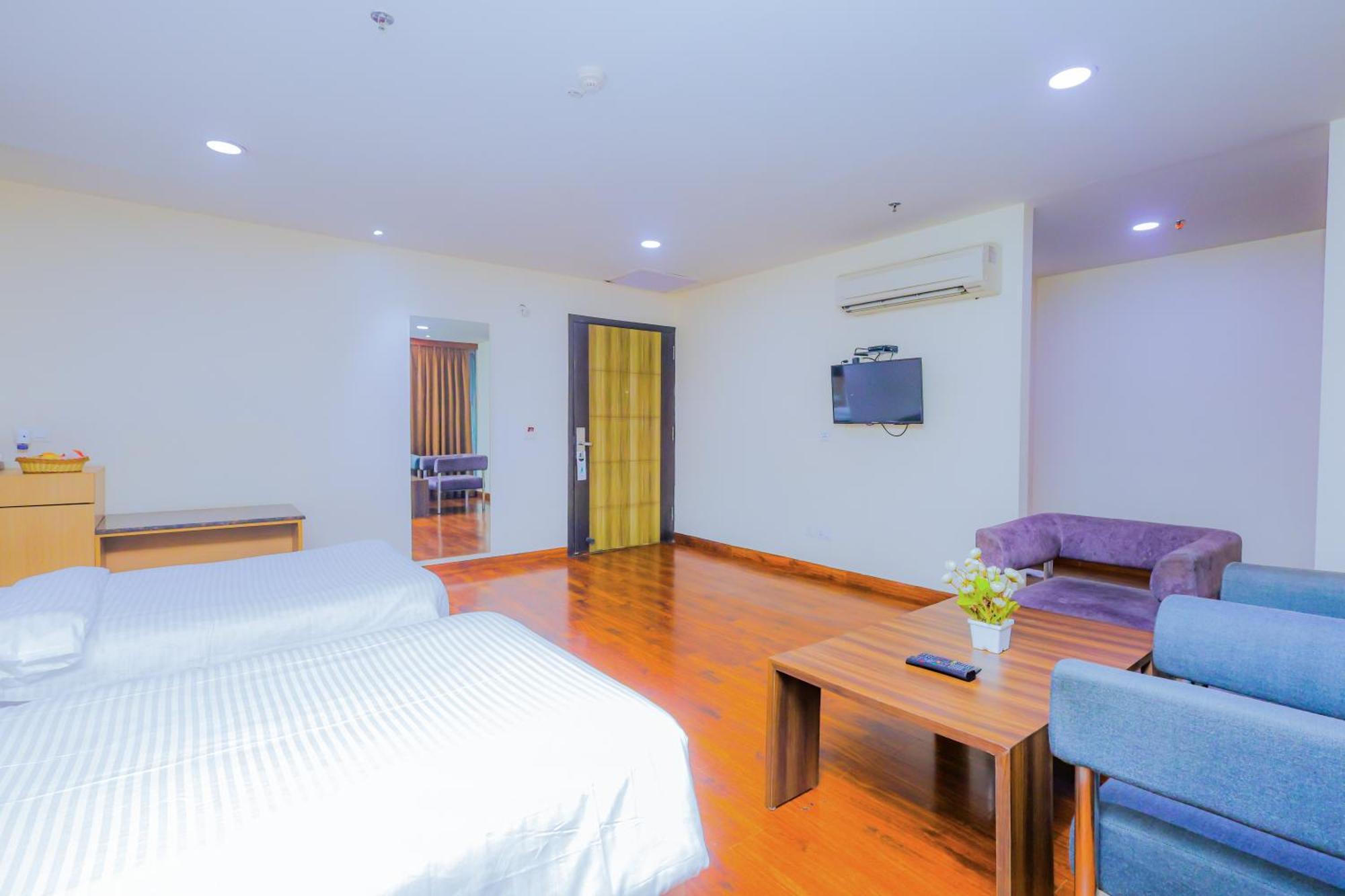 Hyphen Business Hotel Noida Extérieur photo