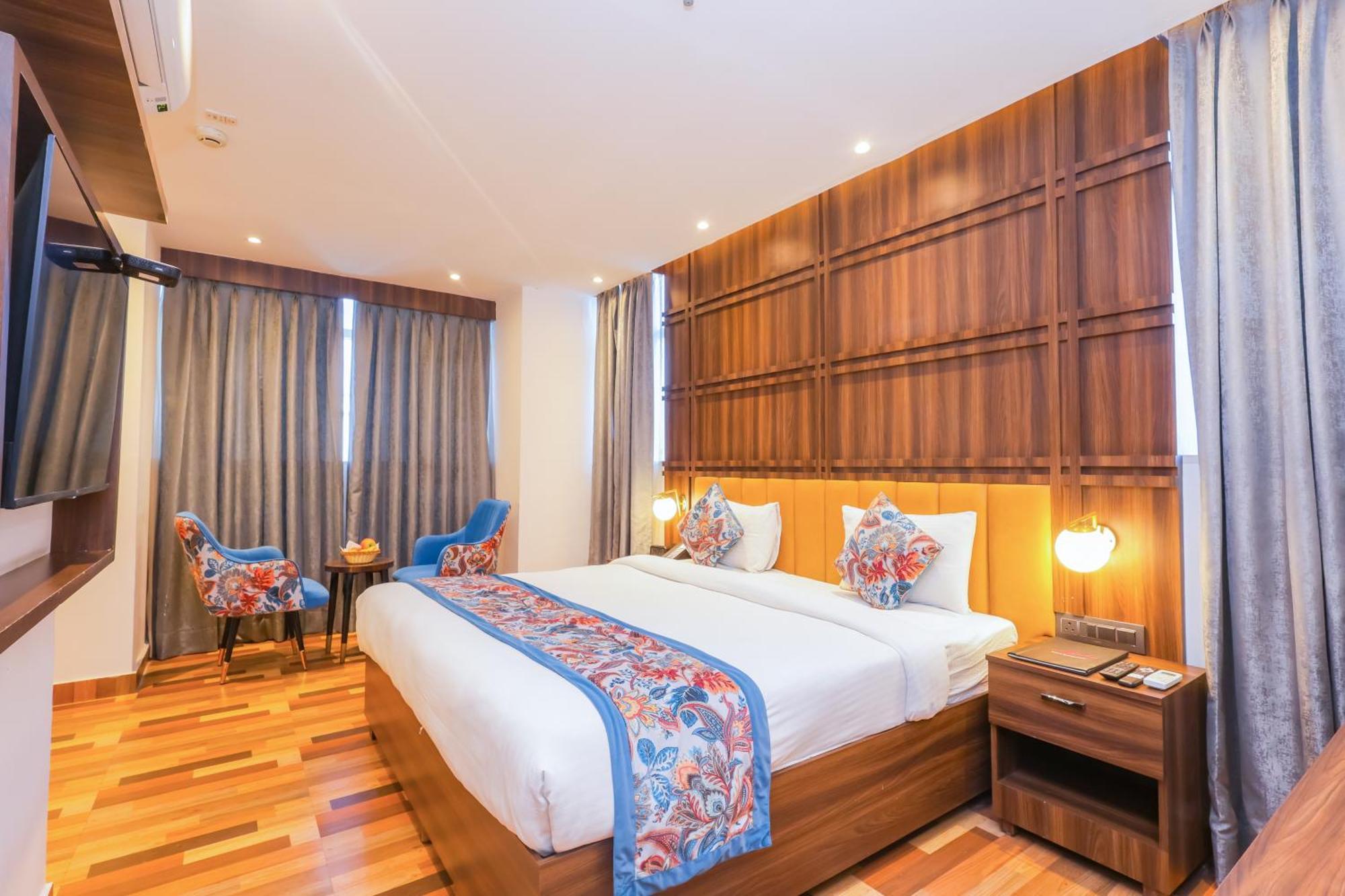 Hyphen Business Hotel Noida Extérieur photo