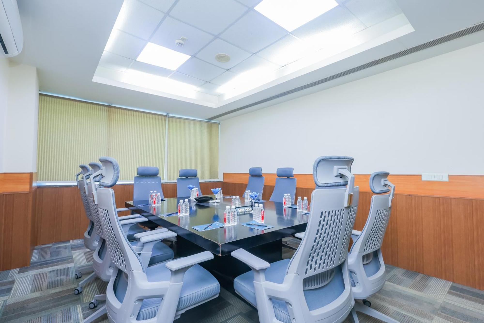 Hyphen Business Hotel Noida Extérieur photo