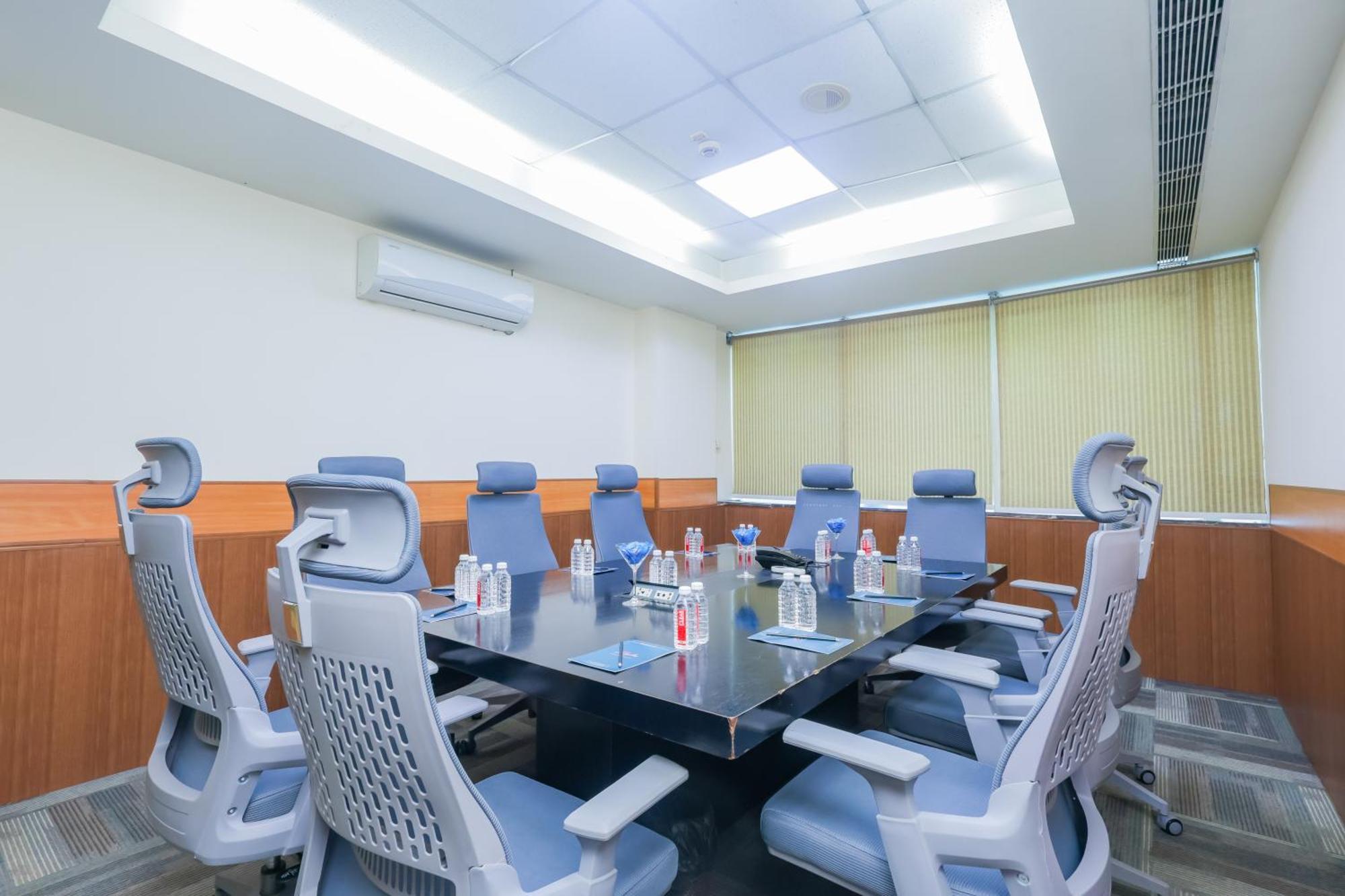 Hyphen Business Hotel Noida Extérieur photo