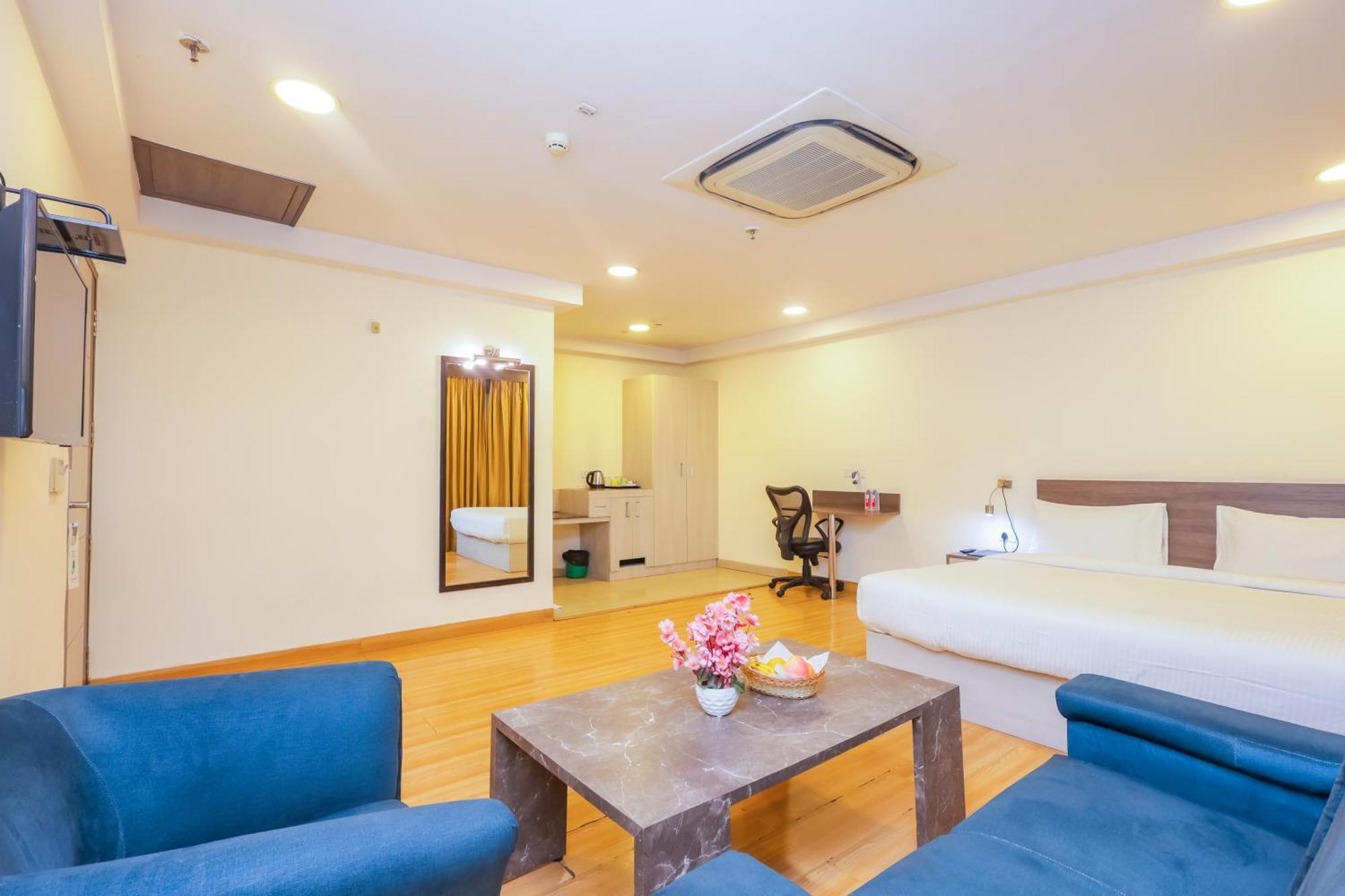 Hyphen Business Hotel Noida Extérieur photo