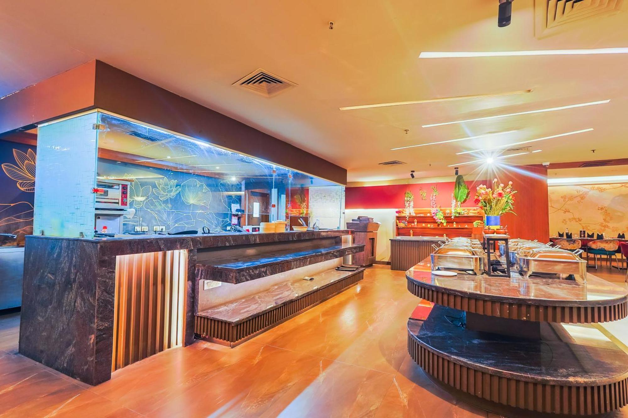 Hyphen Business Hotel Noida Extérieur photo
