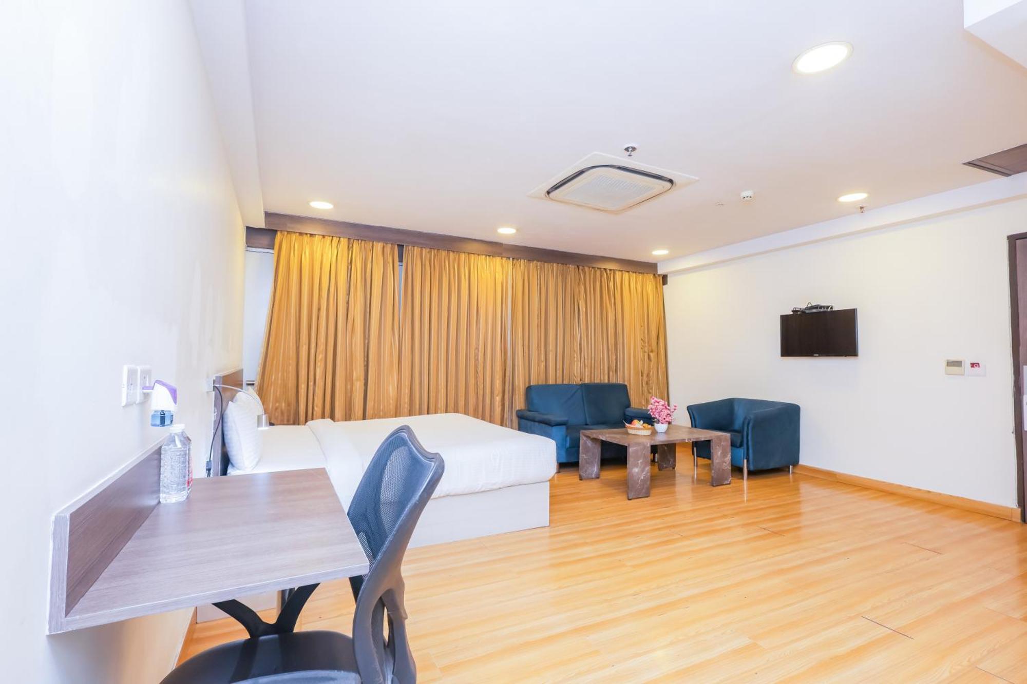 Hyphen Business Hotel Noida Extérieur photo