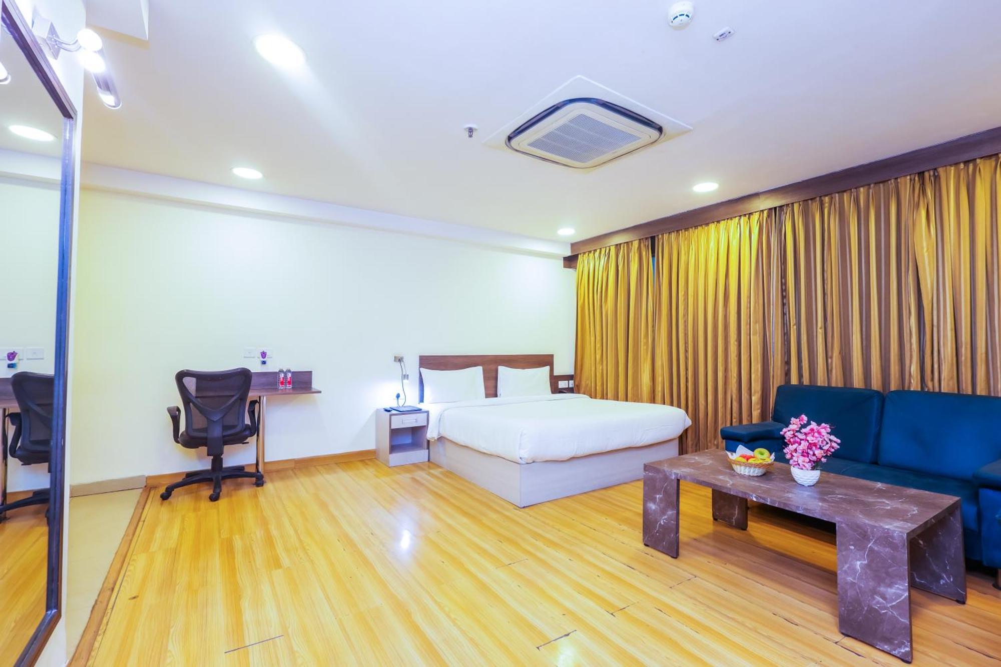 Hyphen Business Hotel Noida Extérieur photo