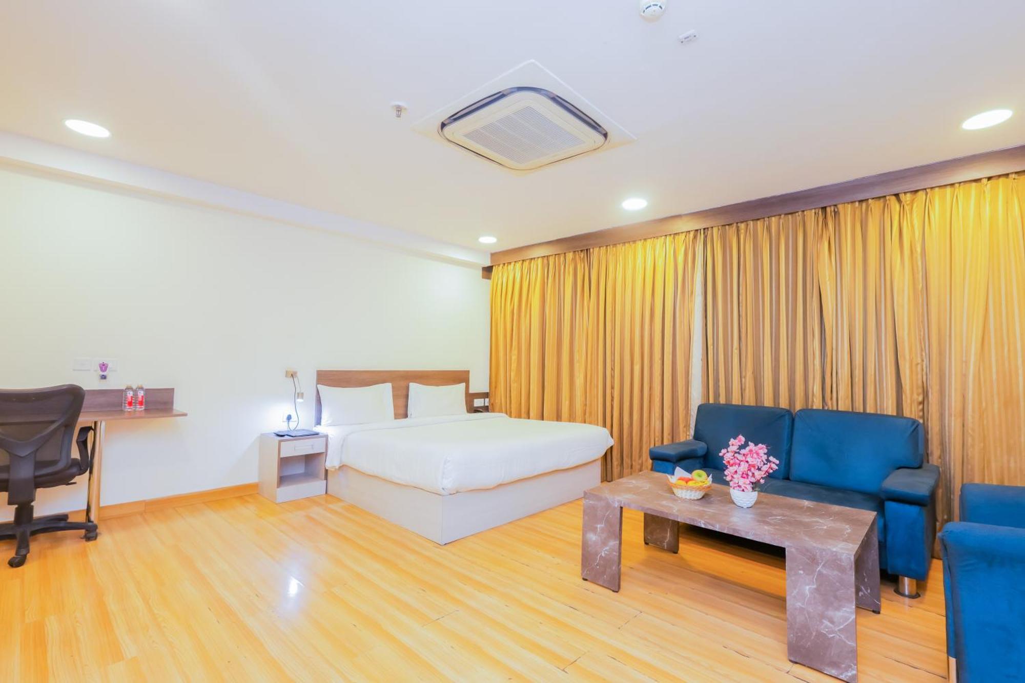 Hyphen Business Hotel Noida Extérieur photo